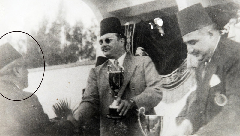 Charobim receiving a trophy from King Farouk I at the Shooting Club – 1949